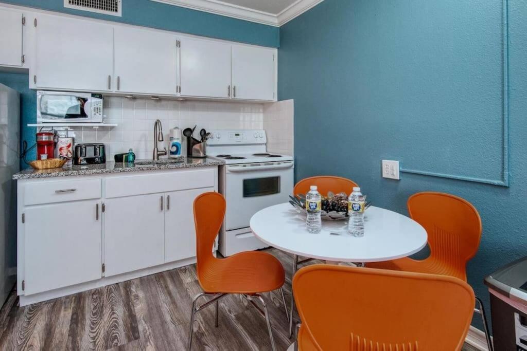 Sunset Beach Suites Of Madeira Beach! Pet Friendly Summer Getaway! Steps To Beach! - Suite 10 Сант Пит Бич Экстерьер фото